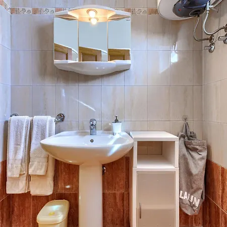 Semesterbostad Narcis - Pzn211 By Interhome *